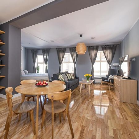 Romantic And Spacious Apartment In Riga Old Town Dış mekan fotoğraf