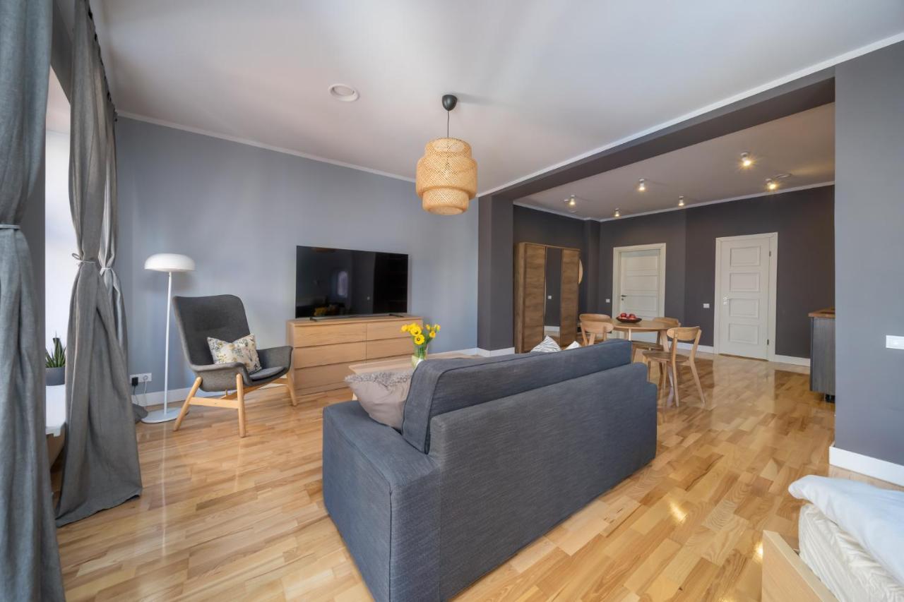 Romantic And Spacious Apartment In Riga Old Town Dış mekan fotoğraf